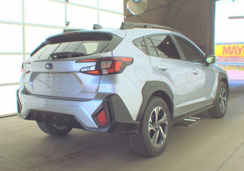 Used 2024 Subaru Crosstrek 2.0i Premium AWD/4WD image 3