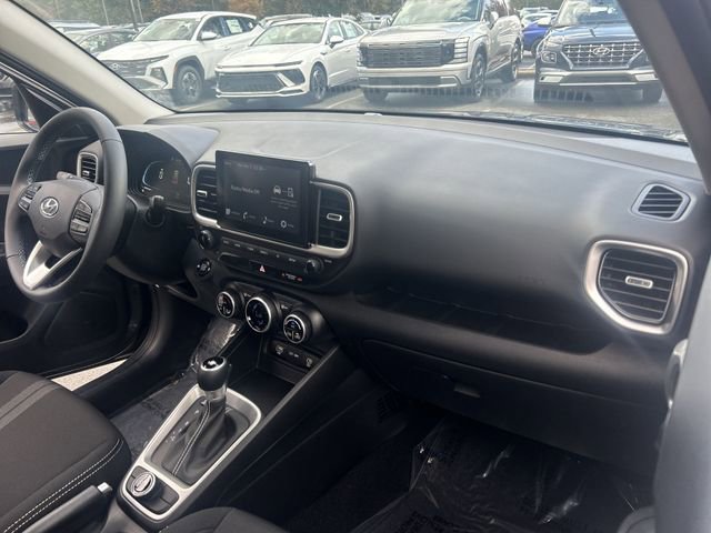 New 2025 Hyundai Venue SEL image 19