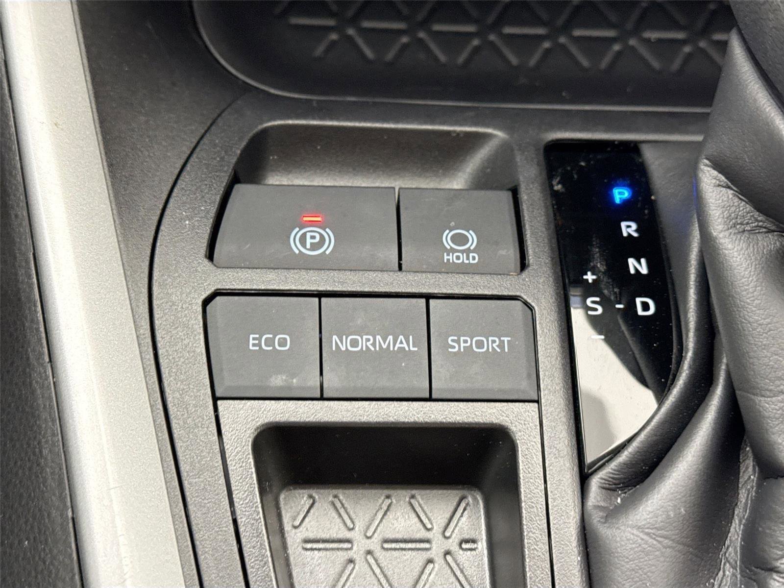 Certified 2025 Toyota RAV4 XLE image 27