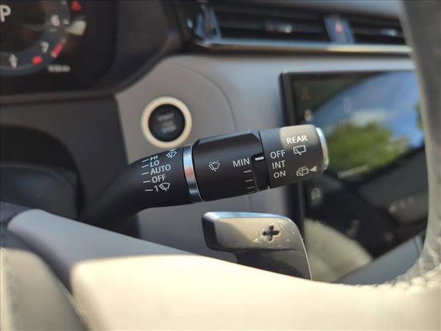 Used 2025 Land Rover Range Rover Velar S image 19