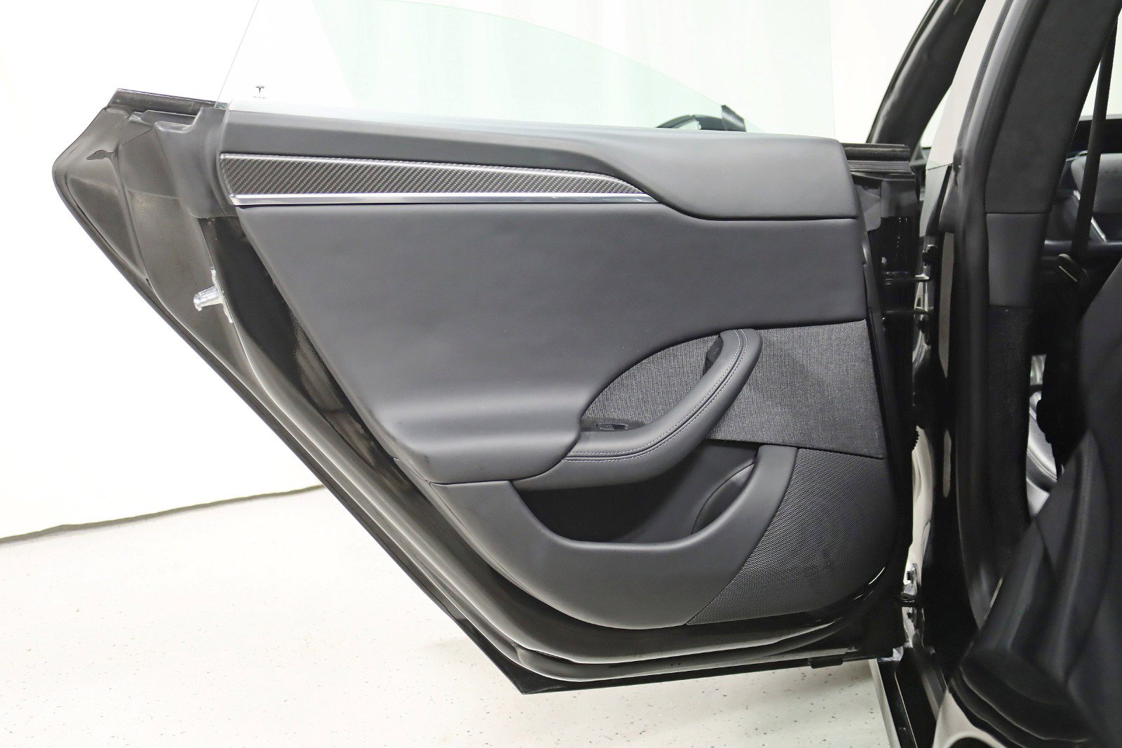 Used 2022 Tesla Model S Plaid image 38