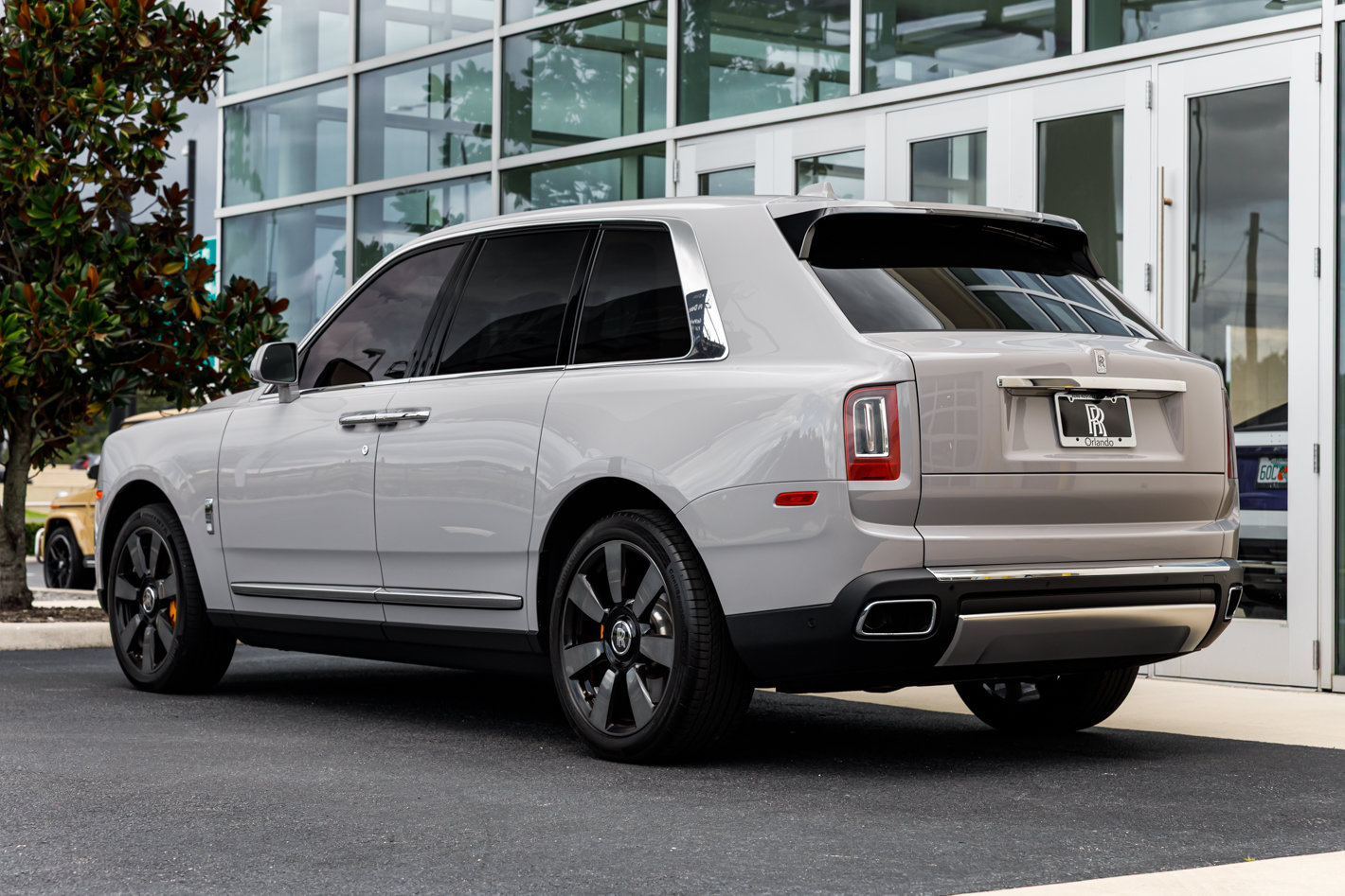 Certified 2024 Rolls-Royce Cullinan w/ Interior Detailing Package AWD/4WD image 10