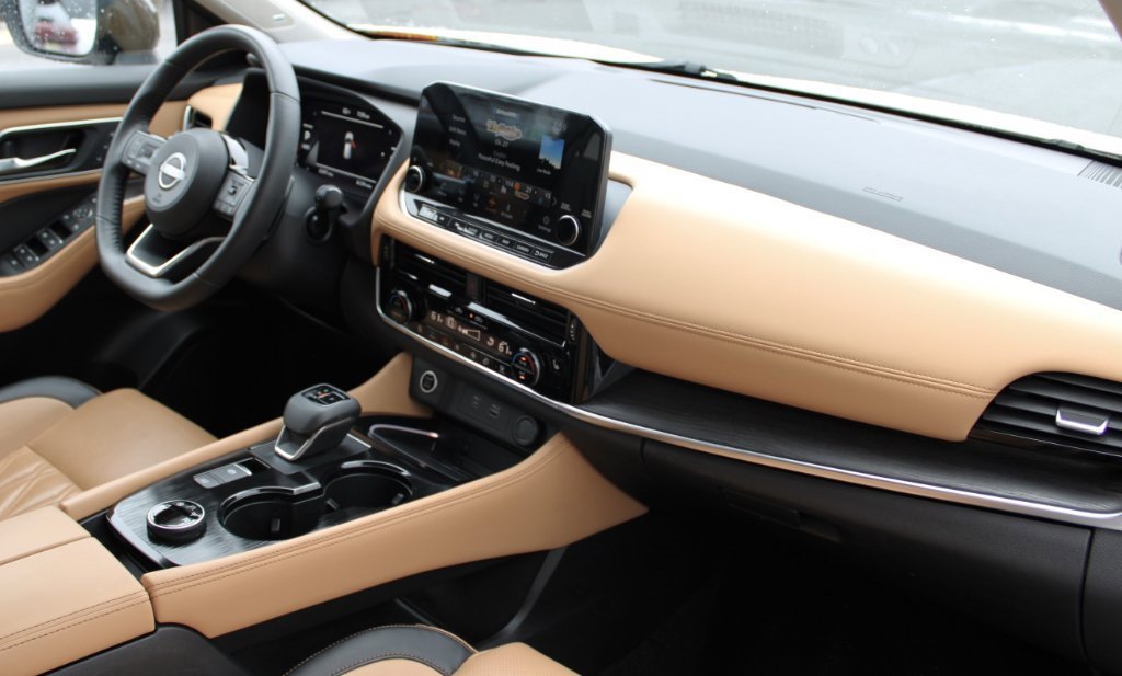 Certified 2022 Nissan Rogue Platinum w/ Head-Up Display Package image 30