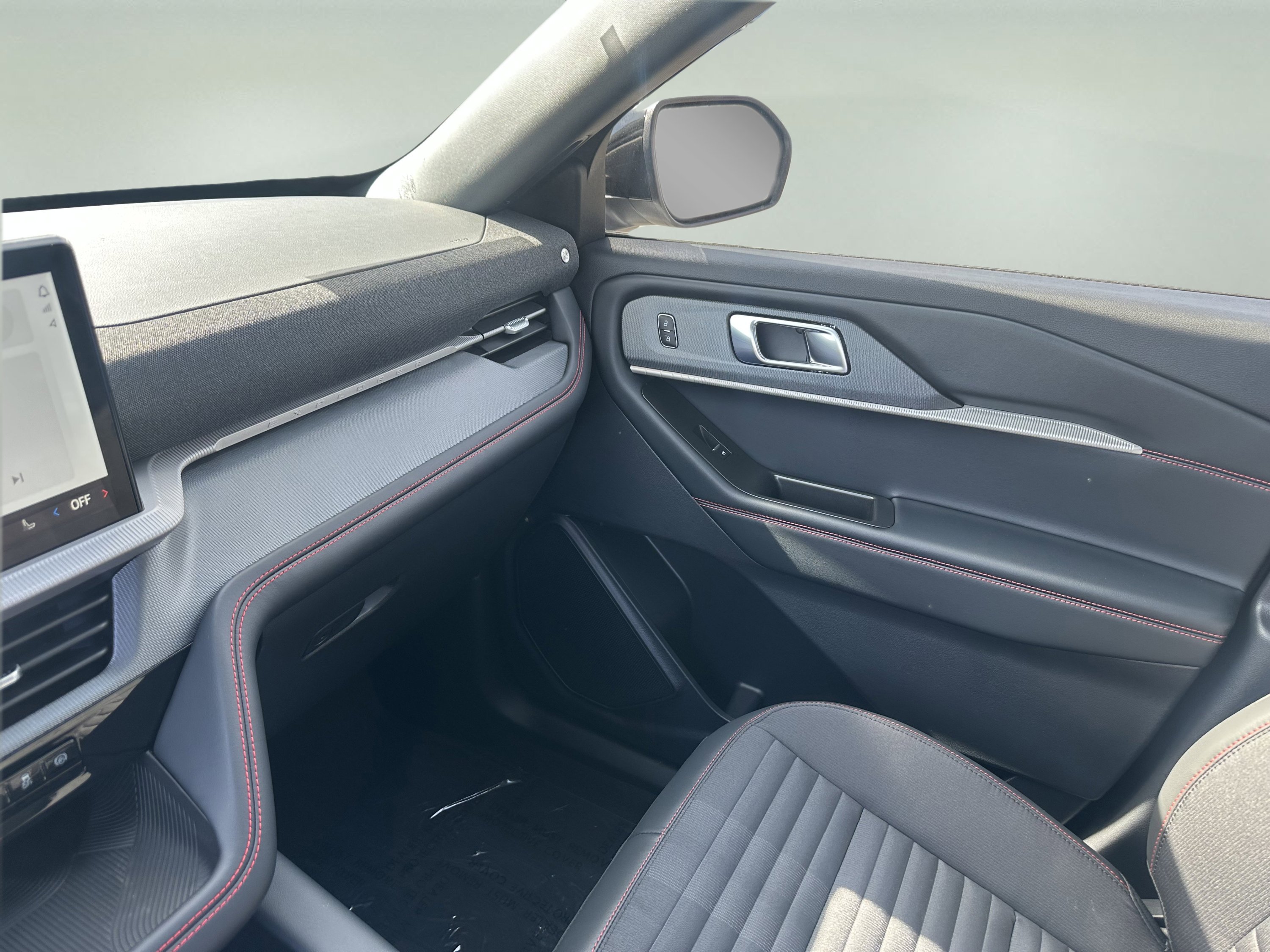 New 2026 Ford Explorer ST-Line w/ ST-Line Street Pack image 17