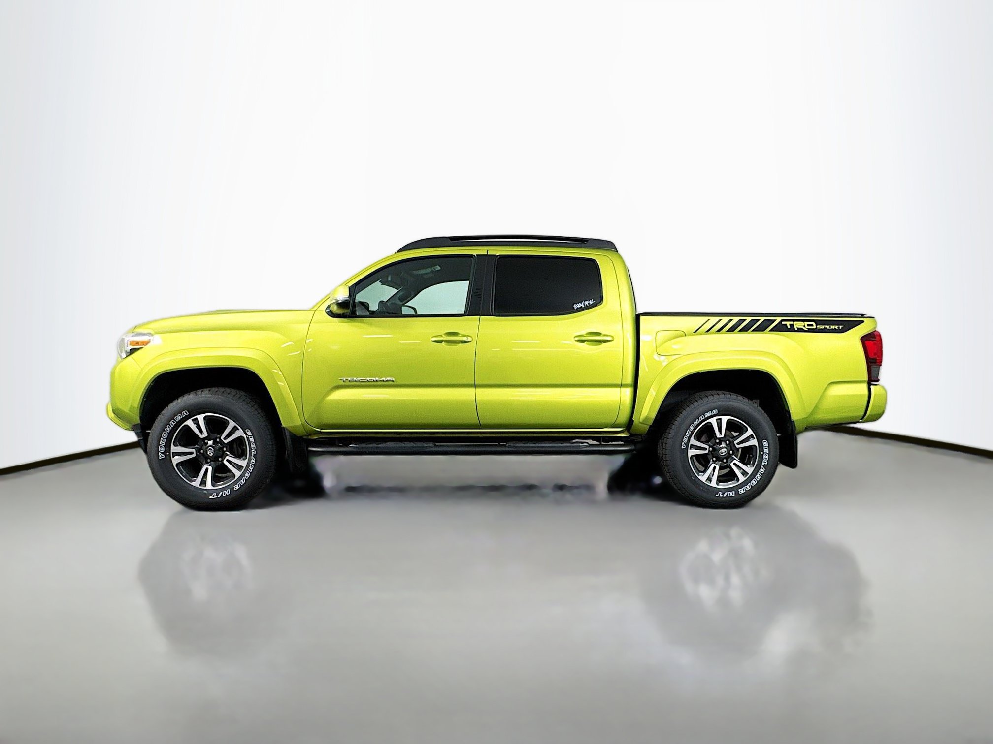 Certified 2023 Toyota Tacoma TRD Sport AWD/4WD image 4