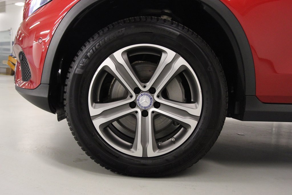 Used 2017 Mercedes-Benz GLC 300 4MATIC image 10