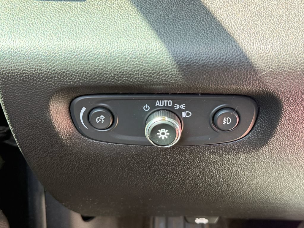 Used 2020 Chevrolet Traverse RS w/ LPO, 'HIT The Road' Package FWD image 26