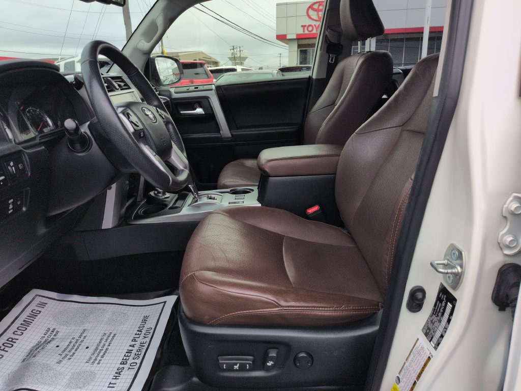 Used 2022 Toyota 4Runner Limited AWD/4WD image 9