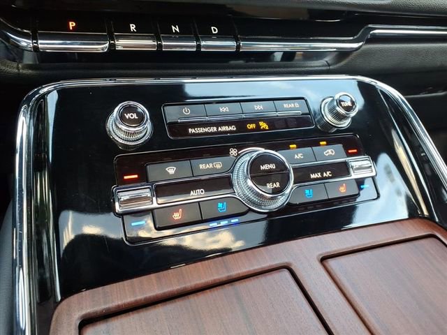 Used 2024 Lincoln Navigator Premiere AWD/4WD image 22