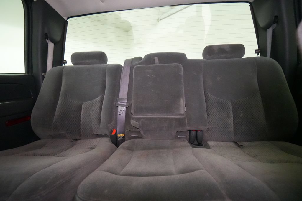 Used 2004 Chevrolet Silverado 2500 LS w/ Skid Plate Package AWD/4WD image 16