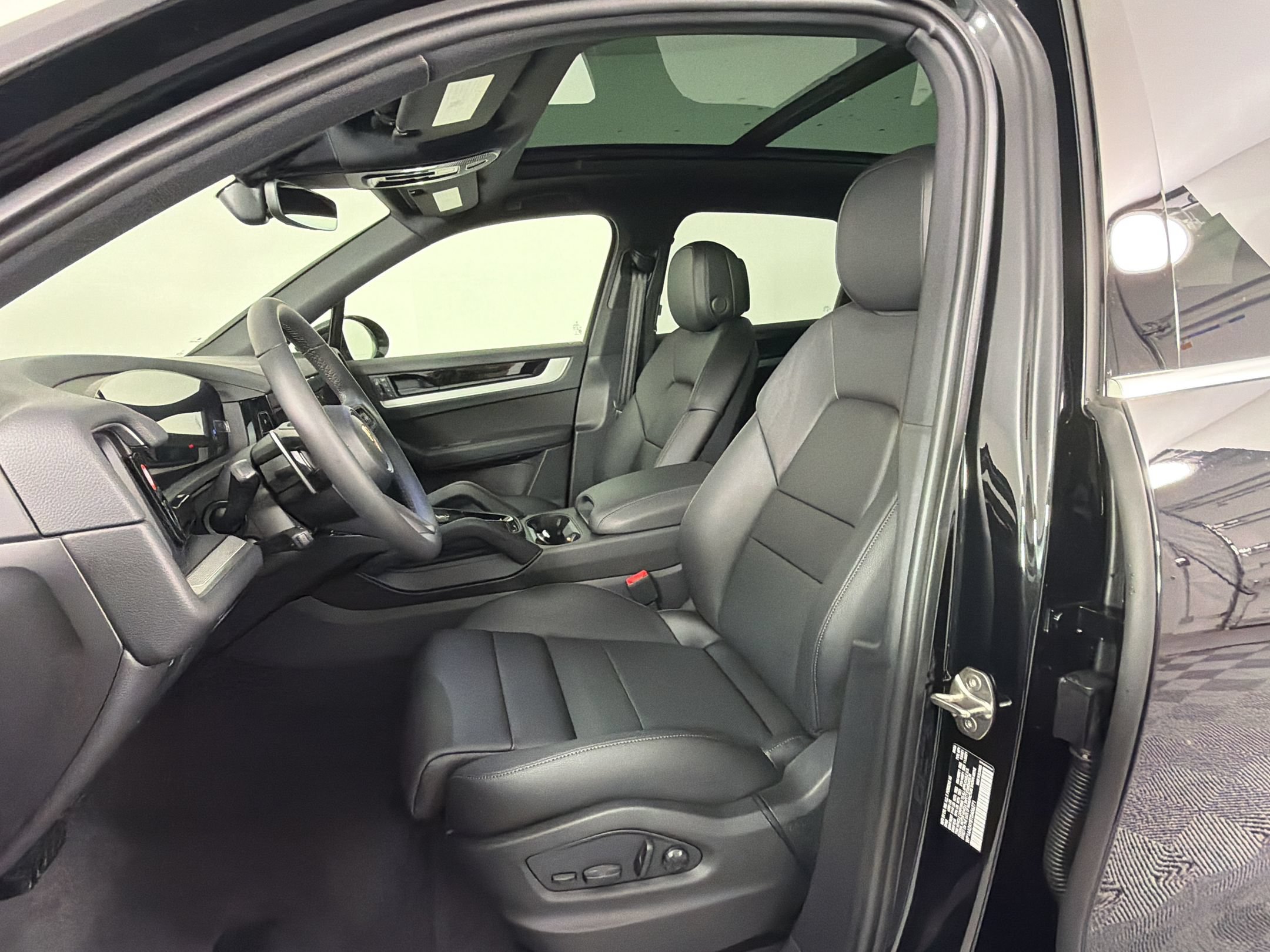 New 2026 Porsche Cayenne AWD/4WD image 5