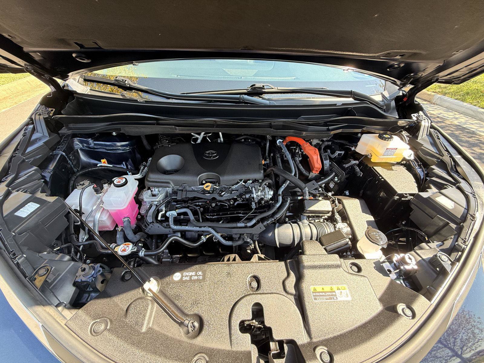 Used 2025 Toyota Sienna XLE w/ XLE Plus Package AWD/4WD image 11
