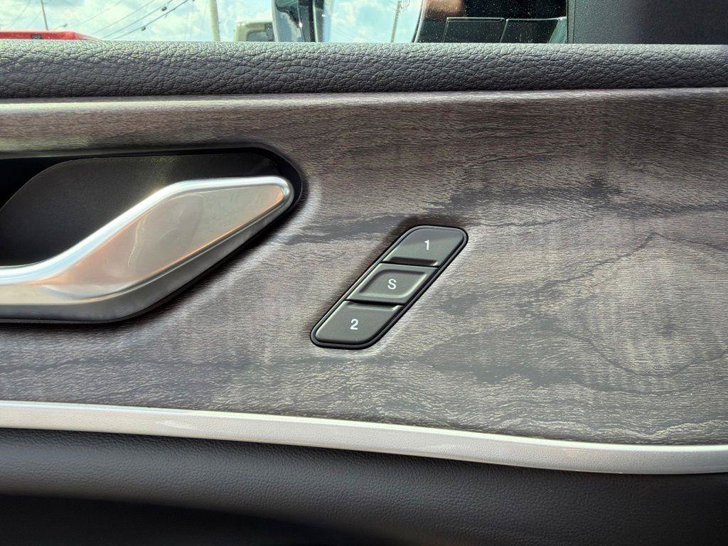 New 2026 Jeep Grand Cherokee Limited w/ Limited Altitude Package RWD image 29