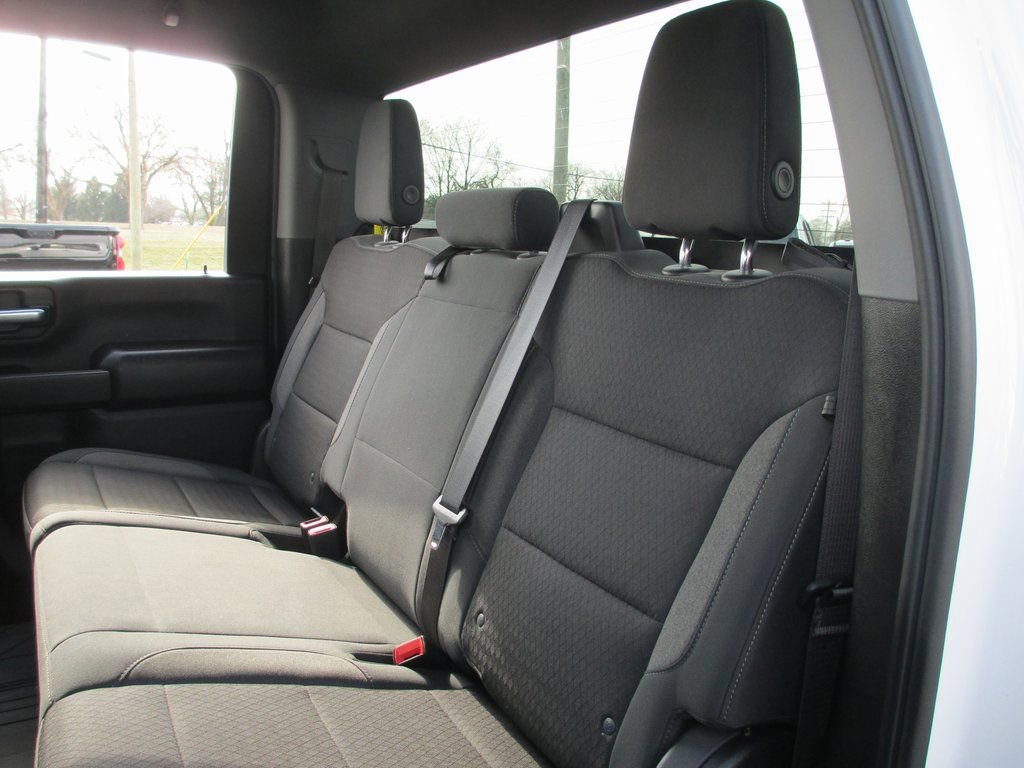 Used 2024 Chevrolet Silverado 2500 Custom w/ Custom Value Package image 17