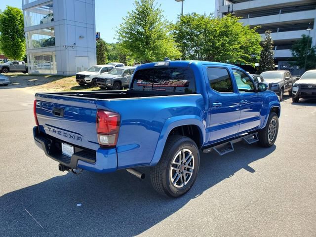 Used 2018 Toyota Tacoma TRD Sport image 3