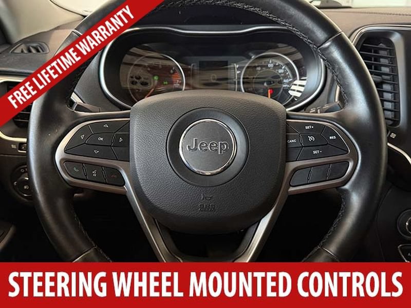 Used 2019 Jeep Cherokee Latitude Plus w/ Cold Weather Group AWD/4WD image 10