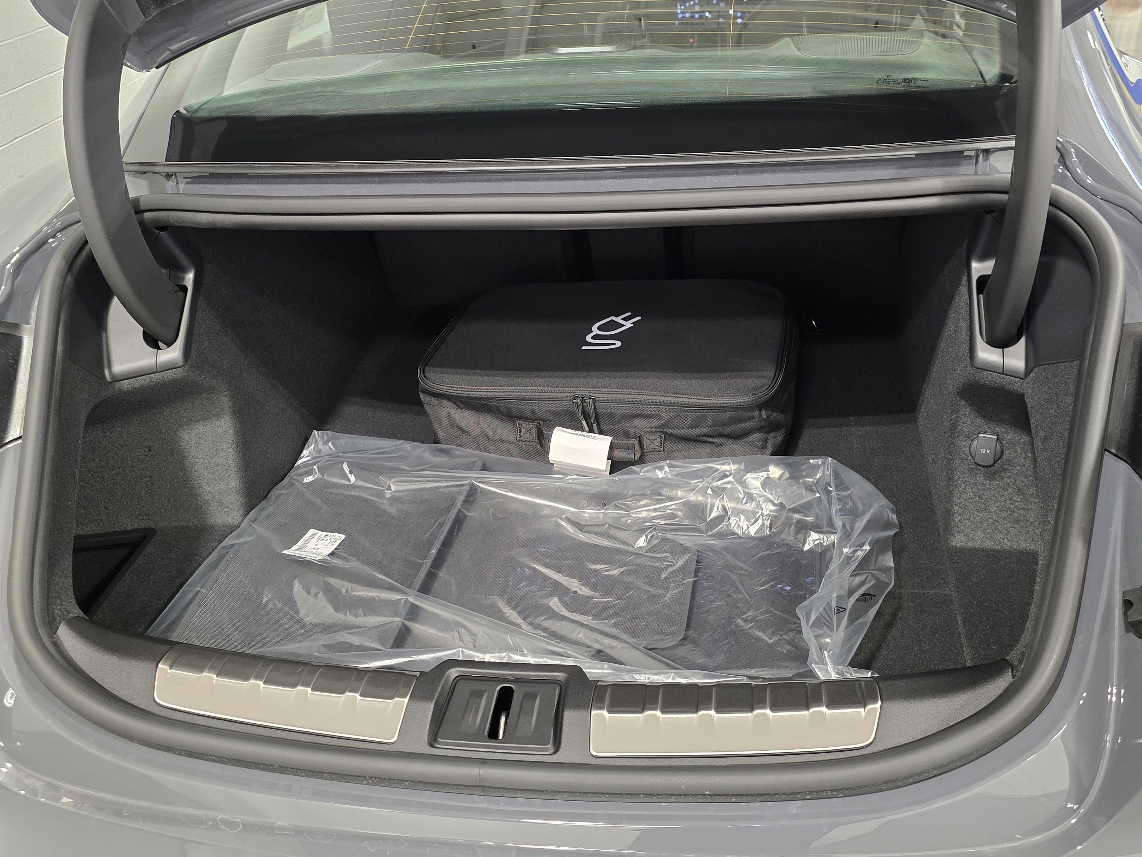 New 2026 Porsche Taycan GTS AWD/4WD image 31