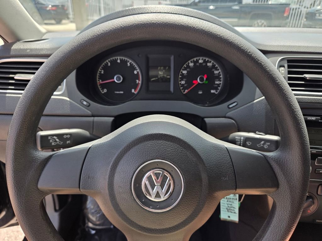 Used 2011 Volkswagen Jetta Sedan FWD image 27