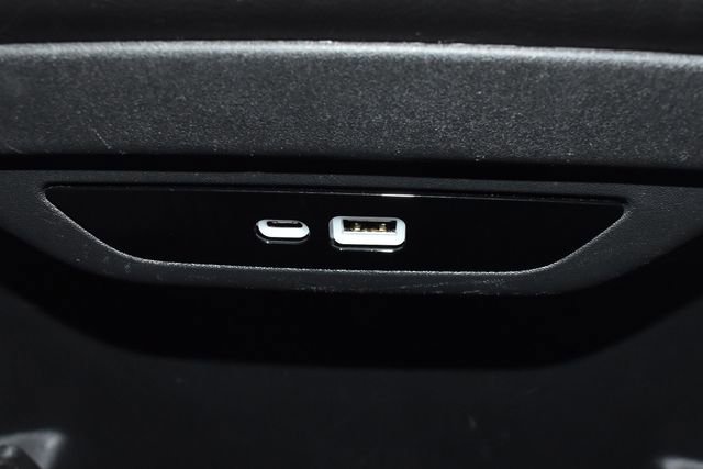 Certified 2024 Chrysler Pacifica Touring-L image 32