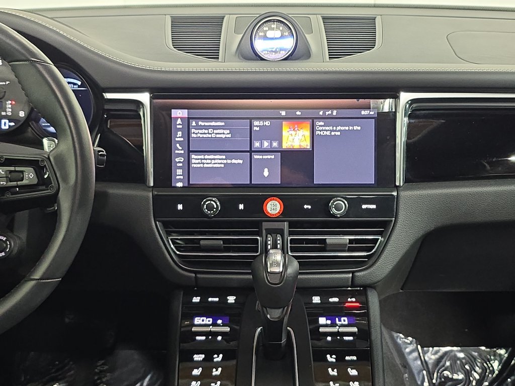 Certified 2025 Porsche Macan Turbo AWD/4WD image 16