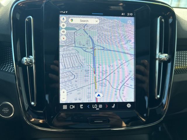 Used 2025 Volvo XC40 B5 Plus image 21