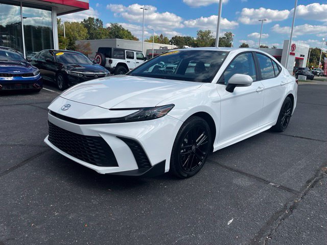 Used 2026 Toyota Camry SE AWD/4WD image 7