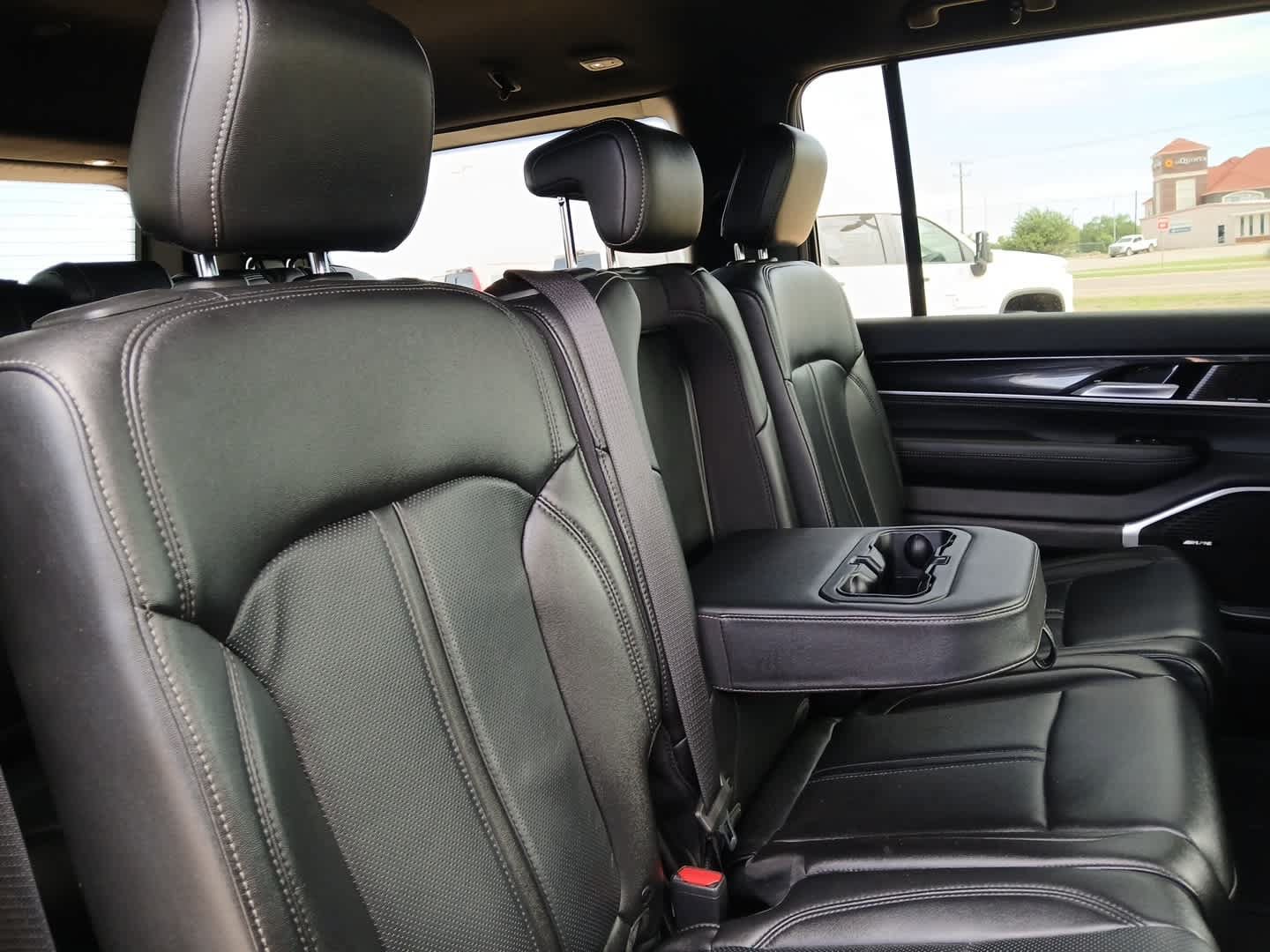 Used 2024 Jeep Wagoneer 4WD image 66