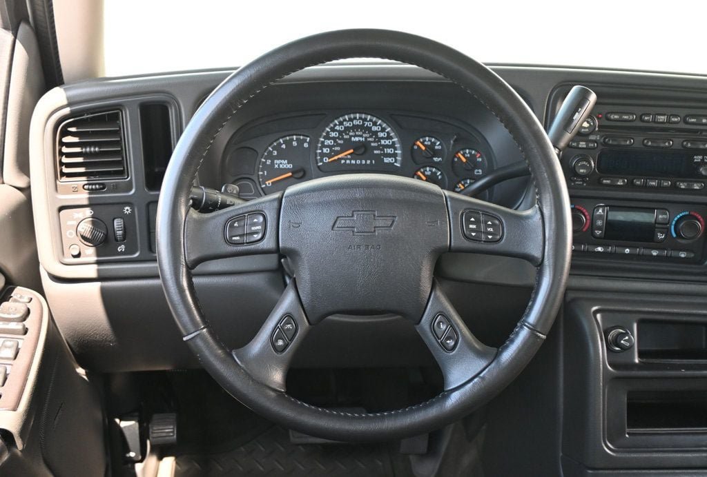 Used 2006 Chevrolet Silverado 1500 LT w/ Onstar Plus Package RWD image 8