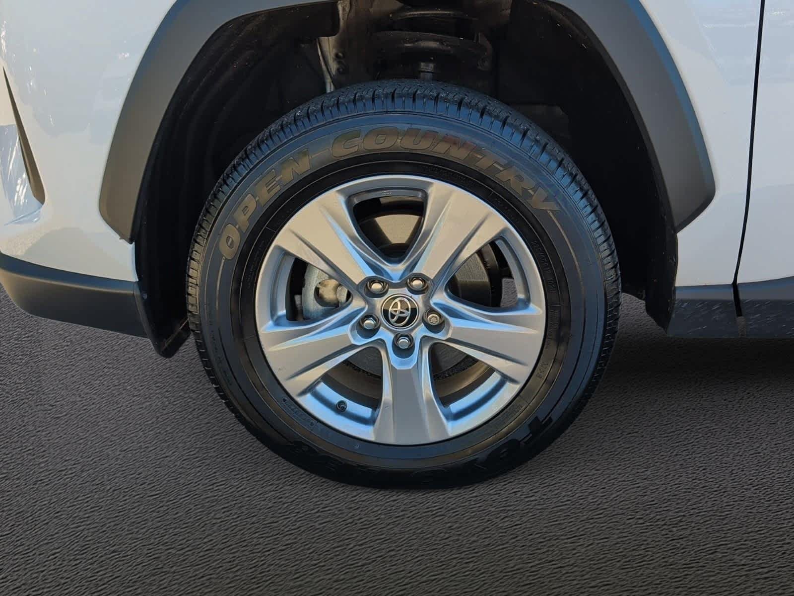 Used 2023 Toyota RAV4 XLE AWD/4WD image 10