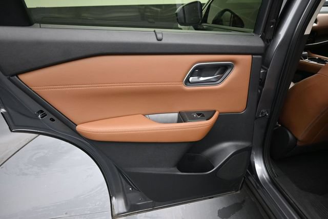 Used 2026 Nissan Rogue Platinum w/ Platinum Premium Package AWD/4WD image 18