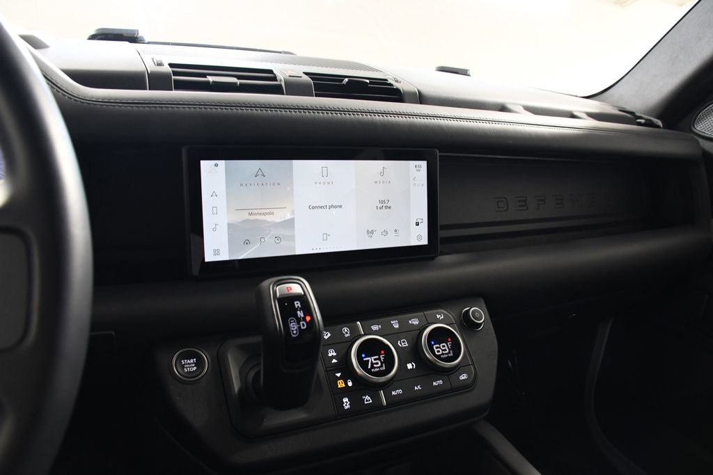 Used 2024 Land Rover Defender 110 X-Dynamic SE image 32