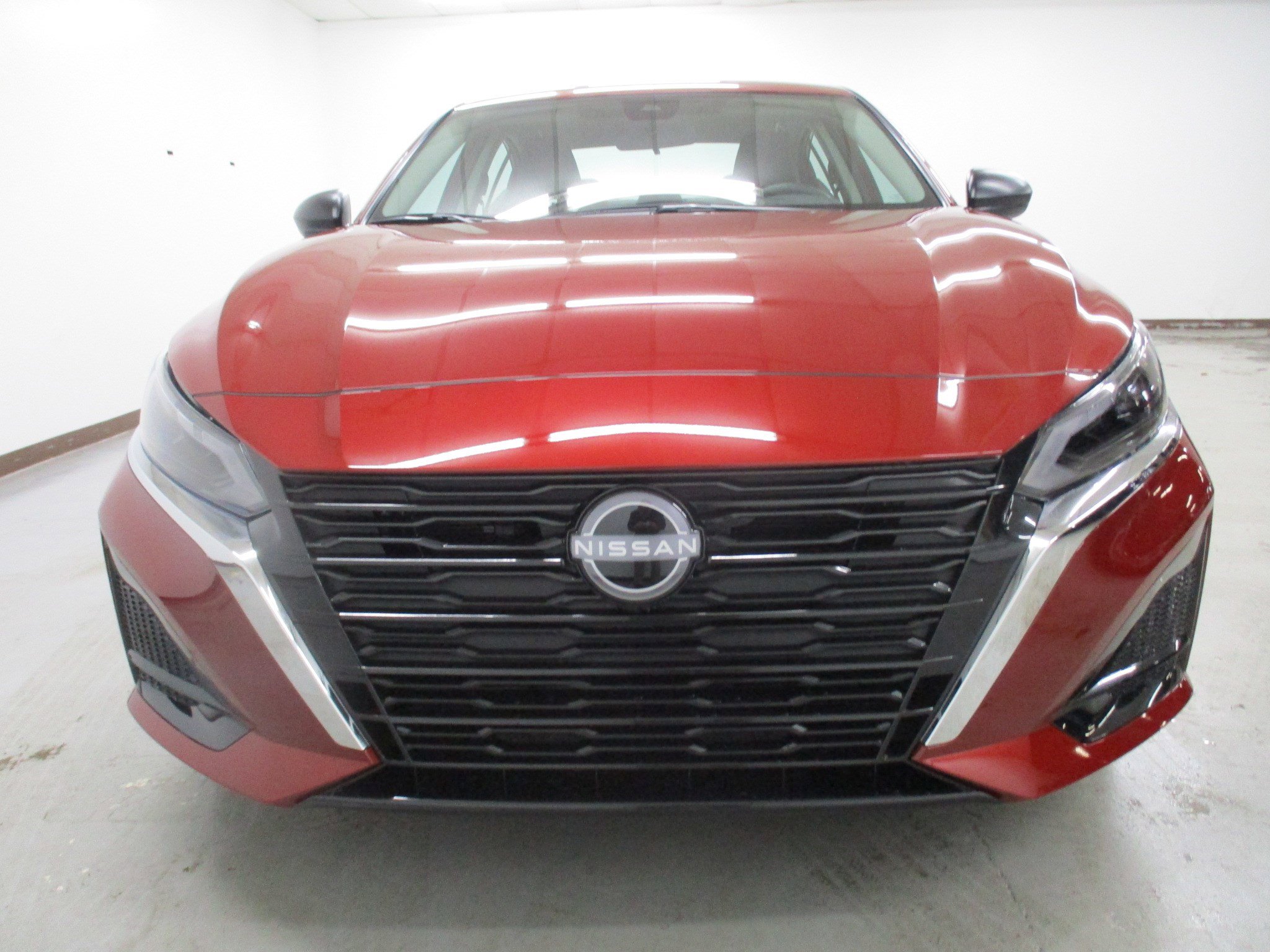 New 2025 Nissan Altima 2.5 SV image 2