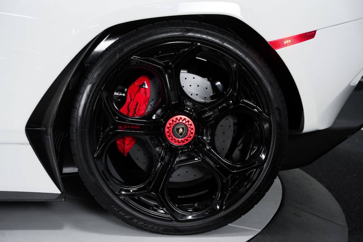 Used 2022 Lamborghini Aventador Countach AWD/4WD image 23