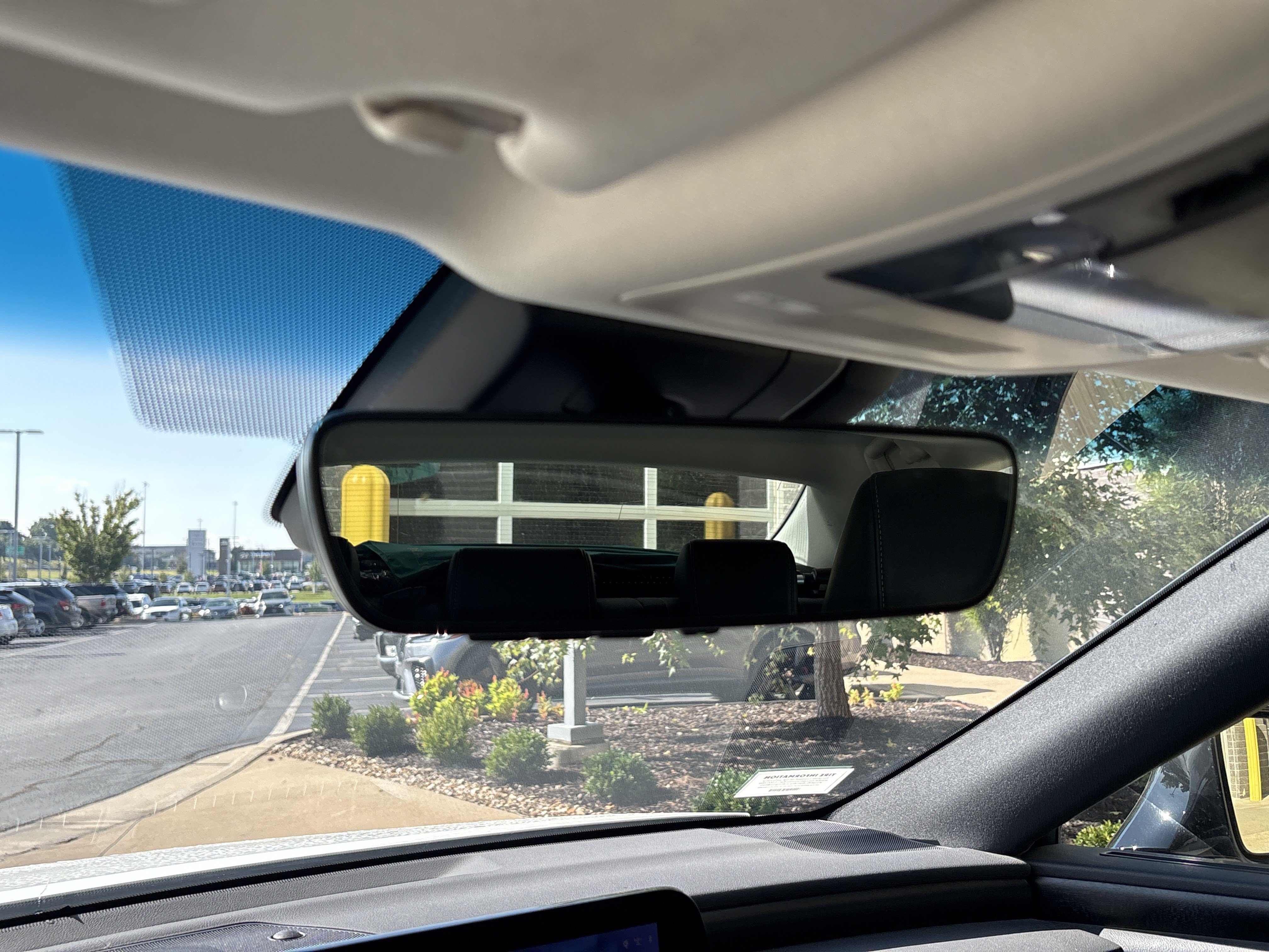 Used 2023 Lexus ES 300h w/ Accessory Package (Z2) FWD image 27