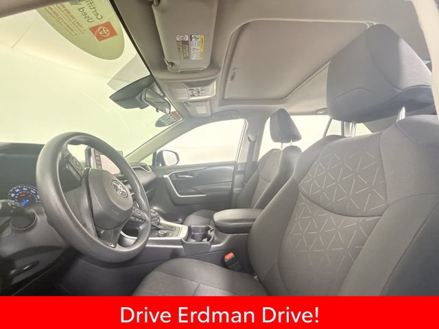 Certified 2020 Toyota RAV4 XLE w/ Convenience Package AWD/4WD image 6