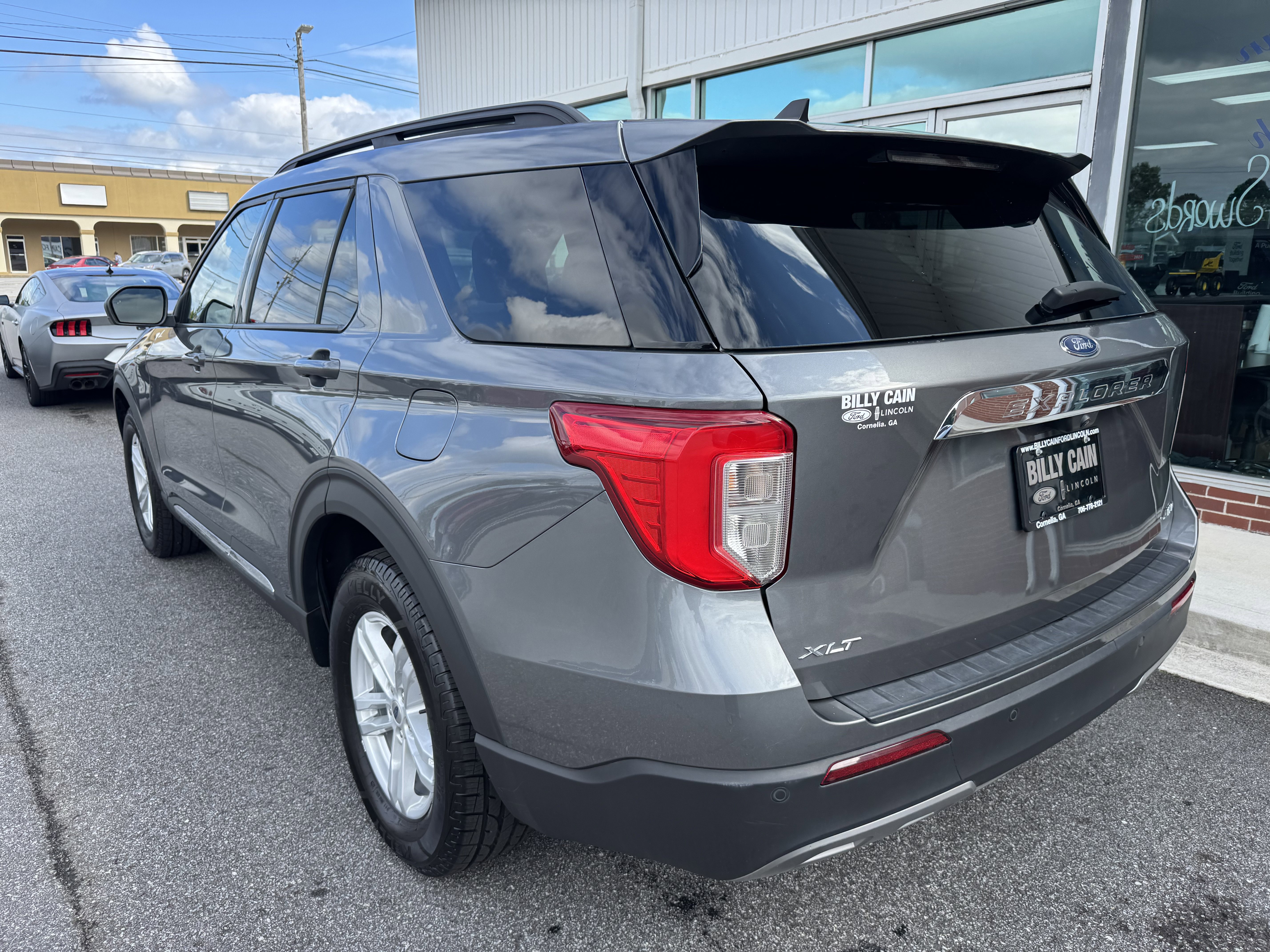 Used 2024 Ford Explorer XLT w/ Equipment Group 202A image 2