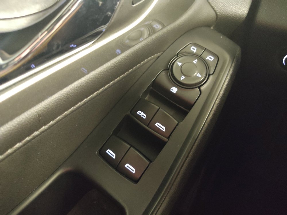 Used 2023 Chevrolet Traverse LT FWD image 27
