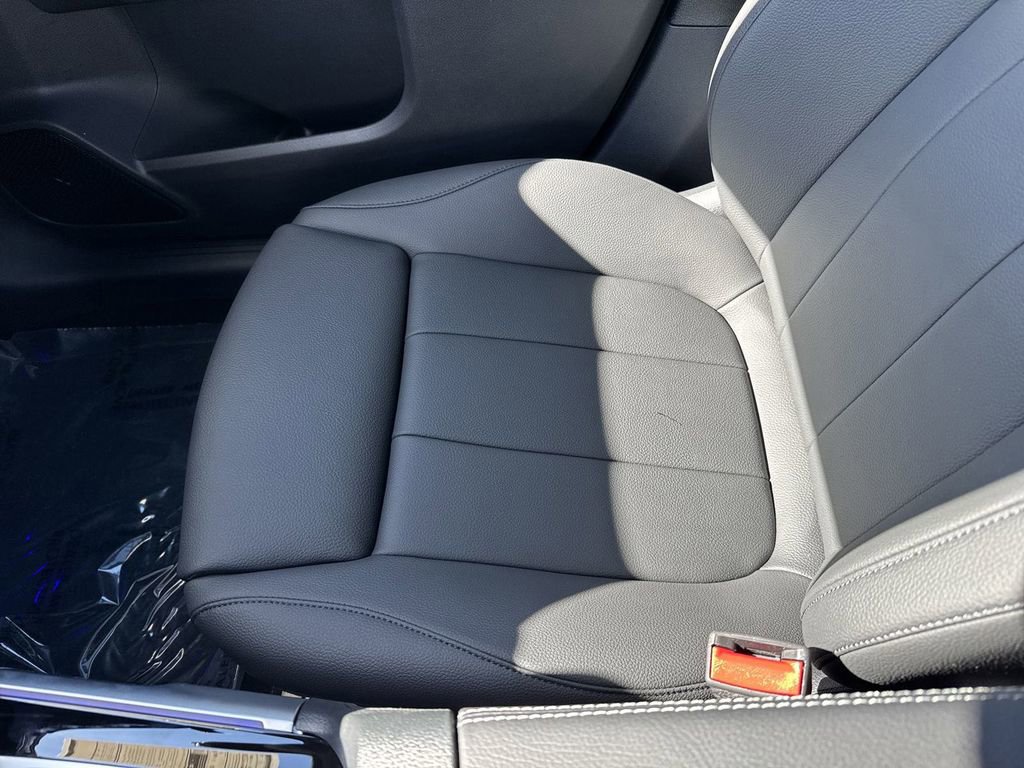 Certified 2025 Mercedes-Benz GLB 250 4MATIC image 26