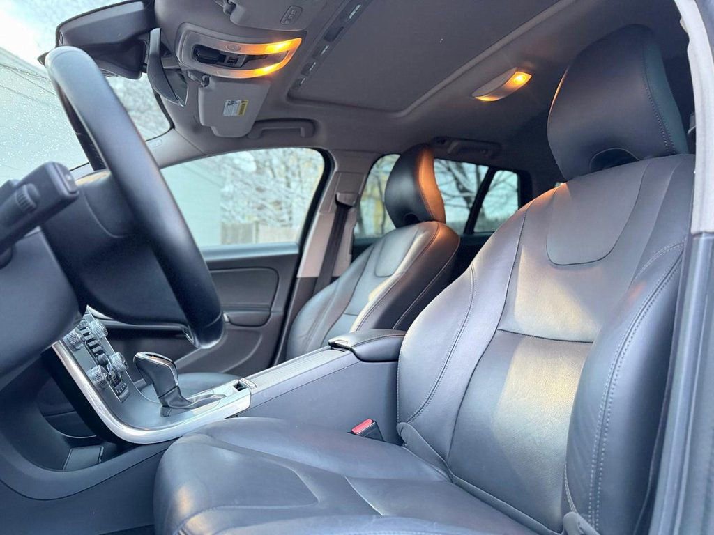 Used 2018 Volvo V60 T5 Cross Country w/ Convenience Package image 17