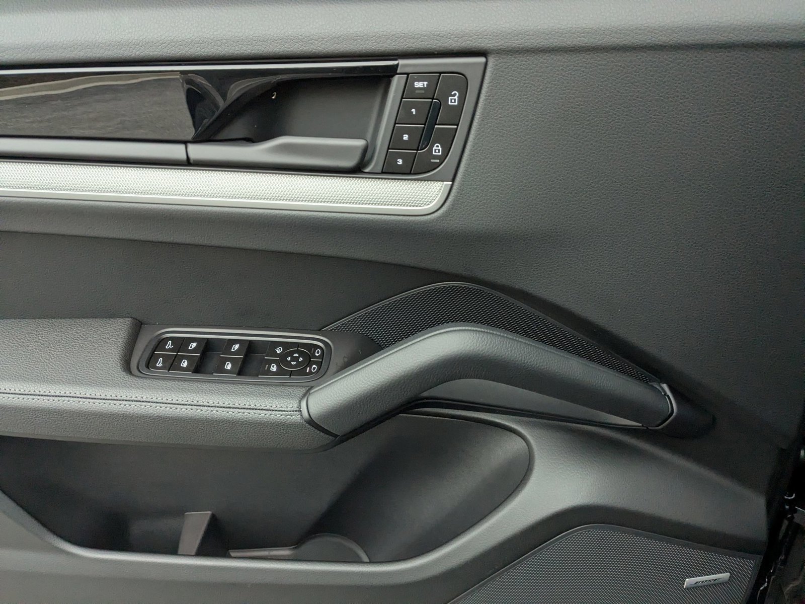 Certified 2026 Porsche Cayenne AWD/4WD image 13