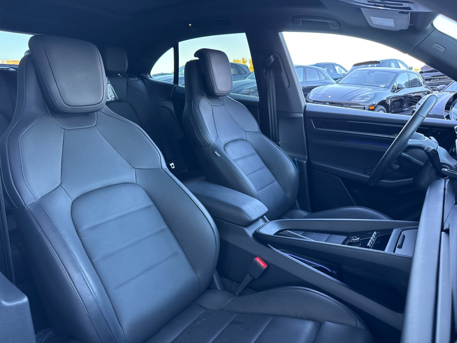 Used 2025 Porsche Macan Electric RWD image 27