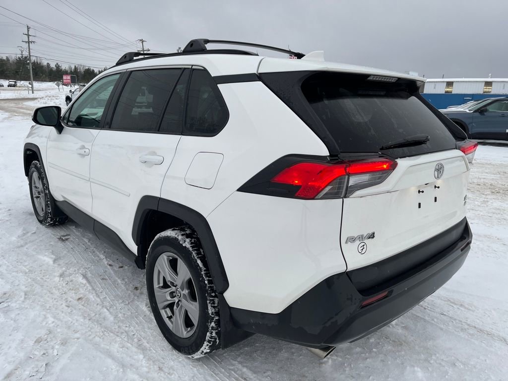 Used 2022 Toyota RAV4 XLE image 3