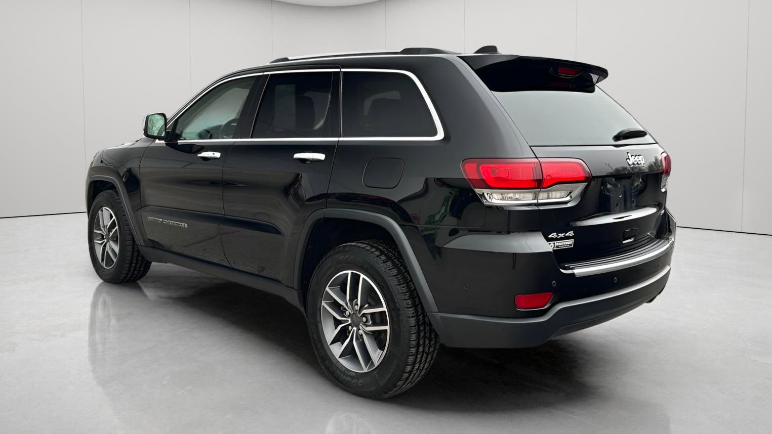 Used 2021 Jeep Grand Cherokee Limited w/ Luxury Group II image 8
