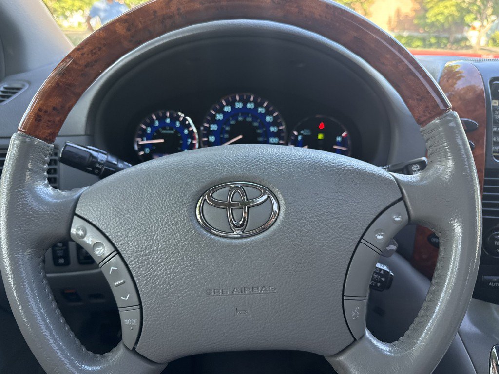 Used 2008 Toyota Sienna XLE AWD/4WD image 31