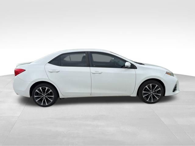 Used 2017 Toyota Corolla SE FWD image 2