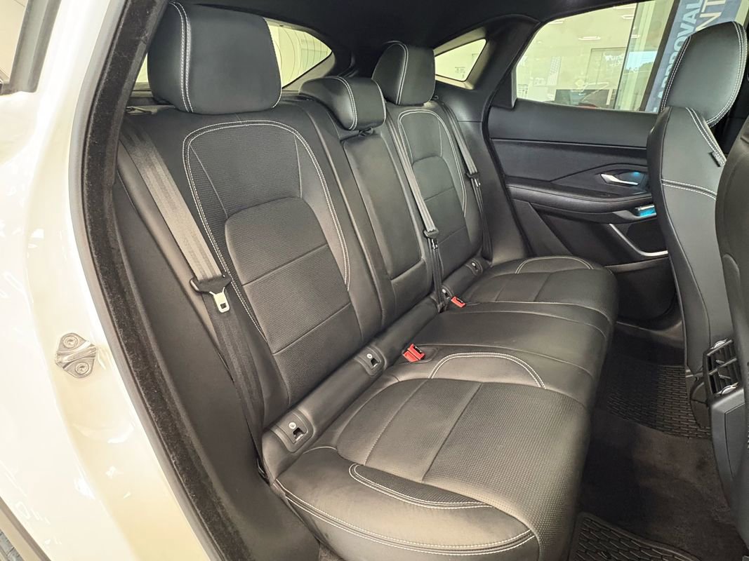Used 2020 Jaguar E-PACE R-Dynamic HSE image 25