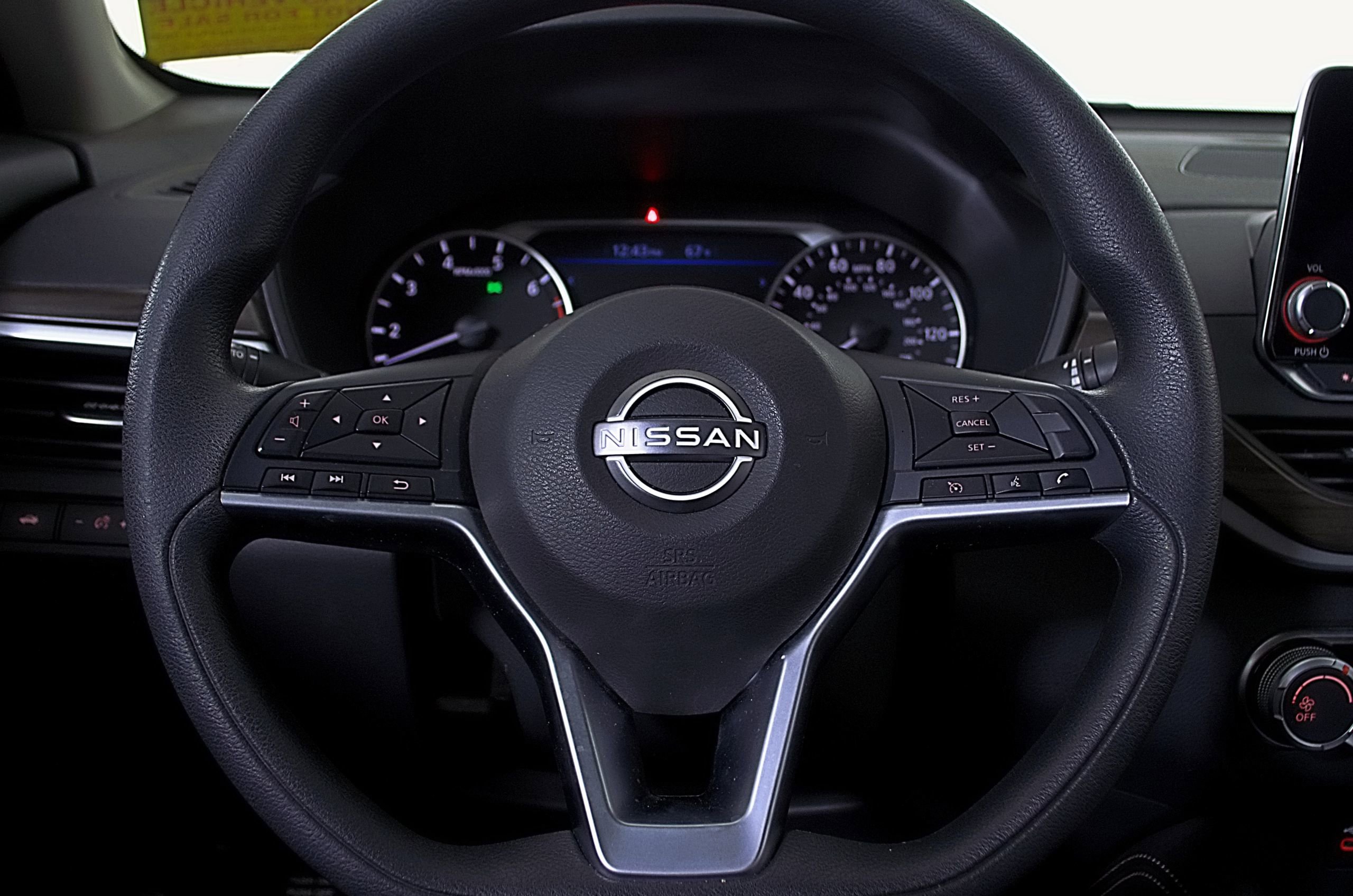 Used 2023 Nissan Altima 2.5 SV FWD image 23