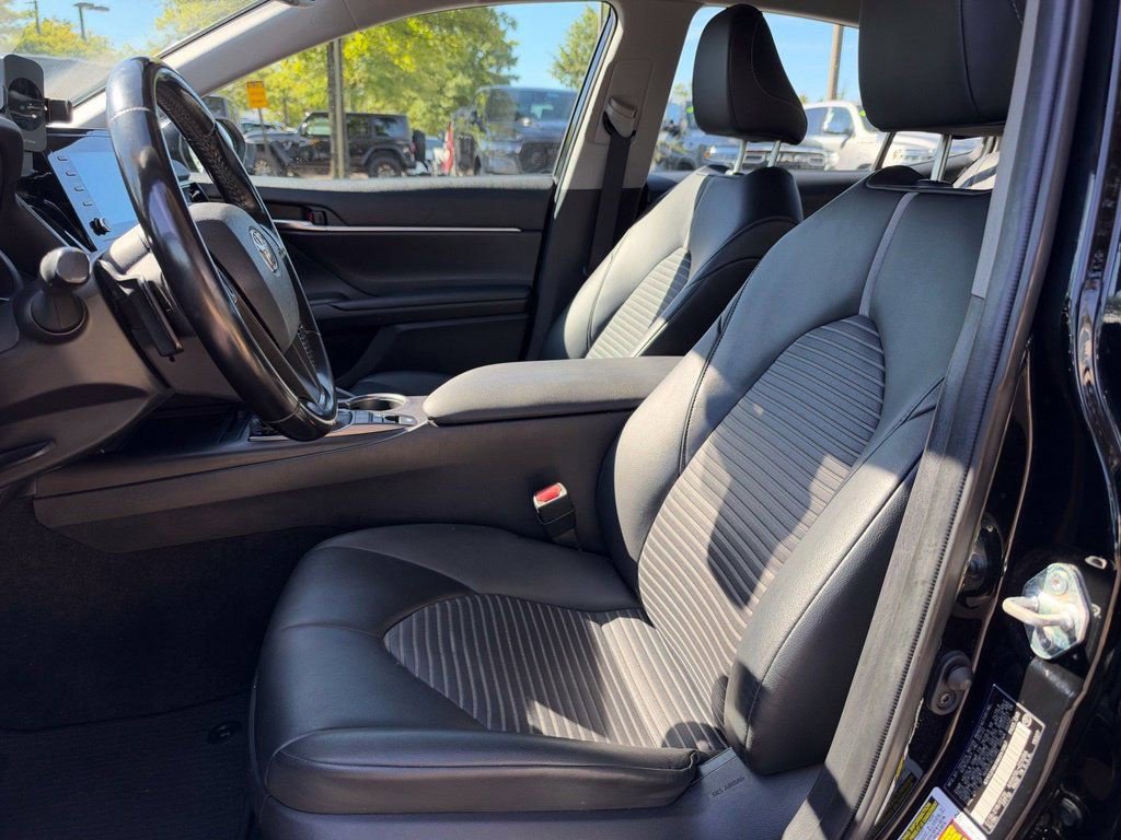 Used 2022 Toyota Camry SE FWD image 21