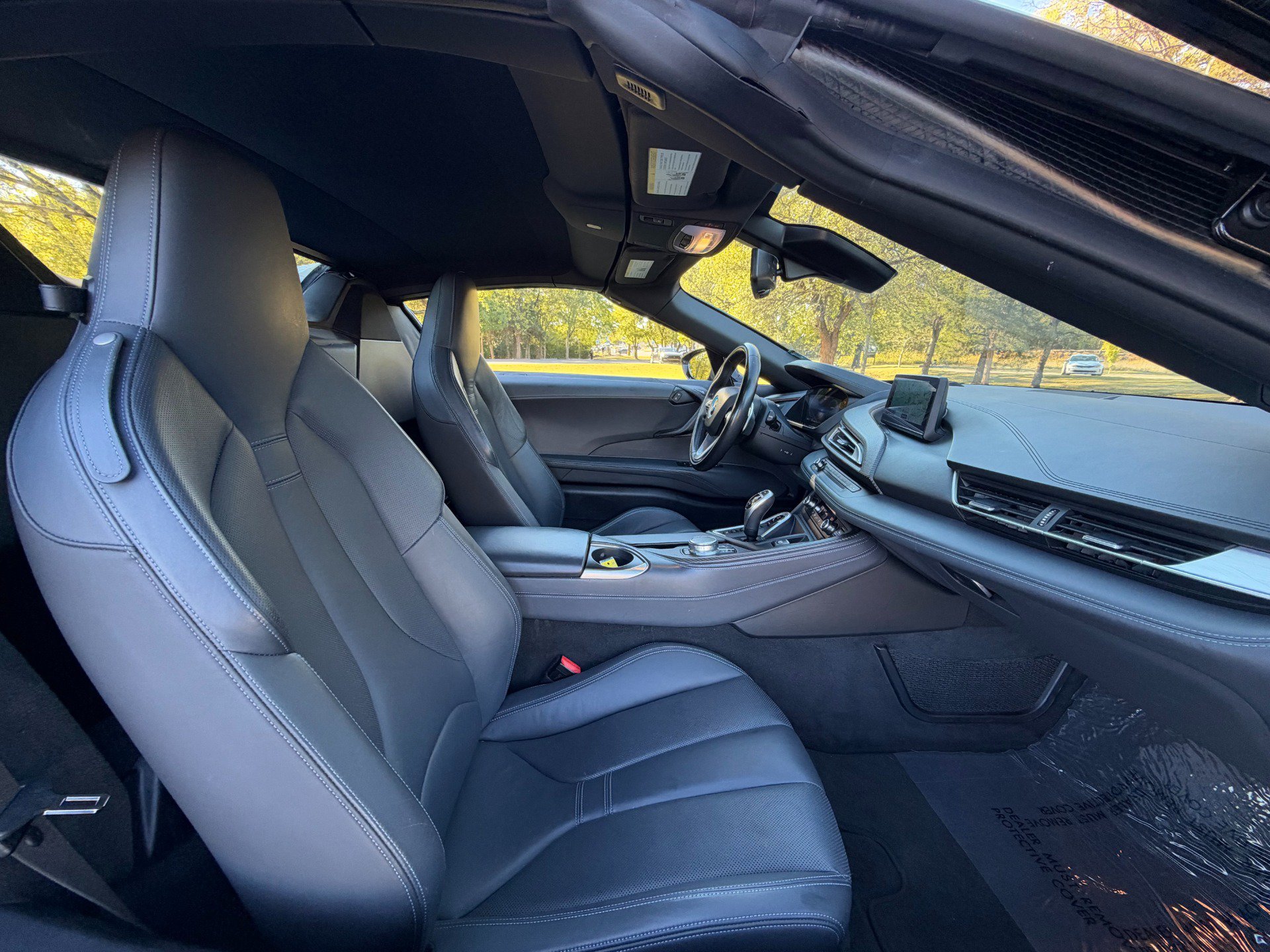 Used 2019 BMW i8 Roadster AWD/4WD image 25