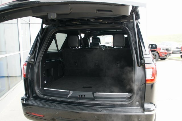 Used 2018 Lincoln Navigator L Select image 28